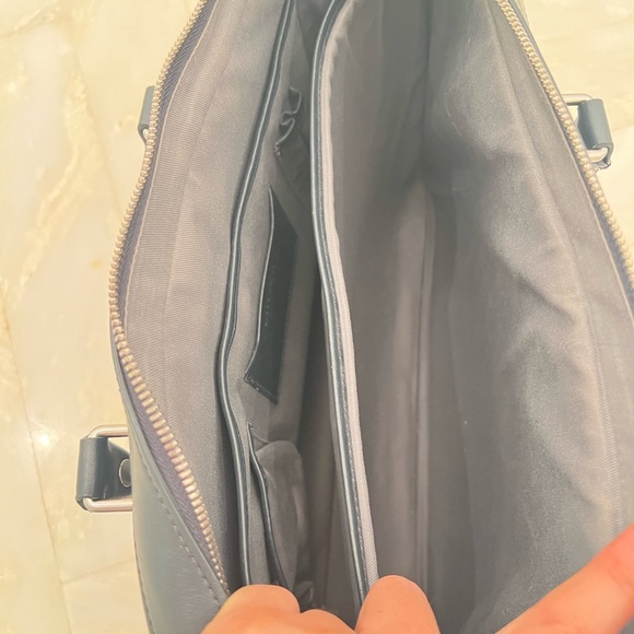 Sophisticated Blue Leather Briefcase for Men and ladies - Picture 10 of 11